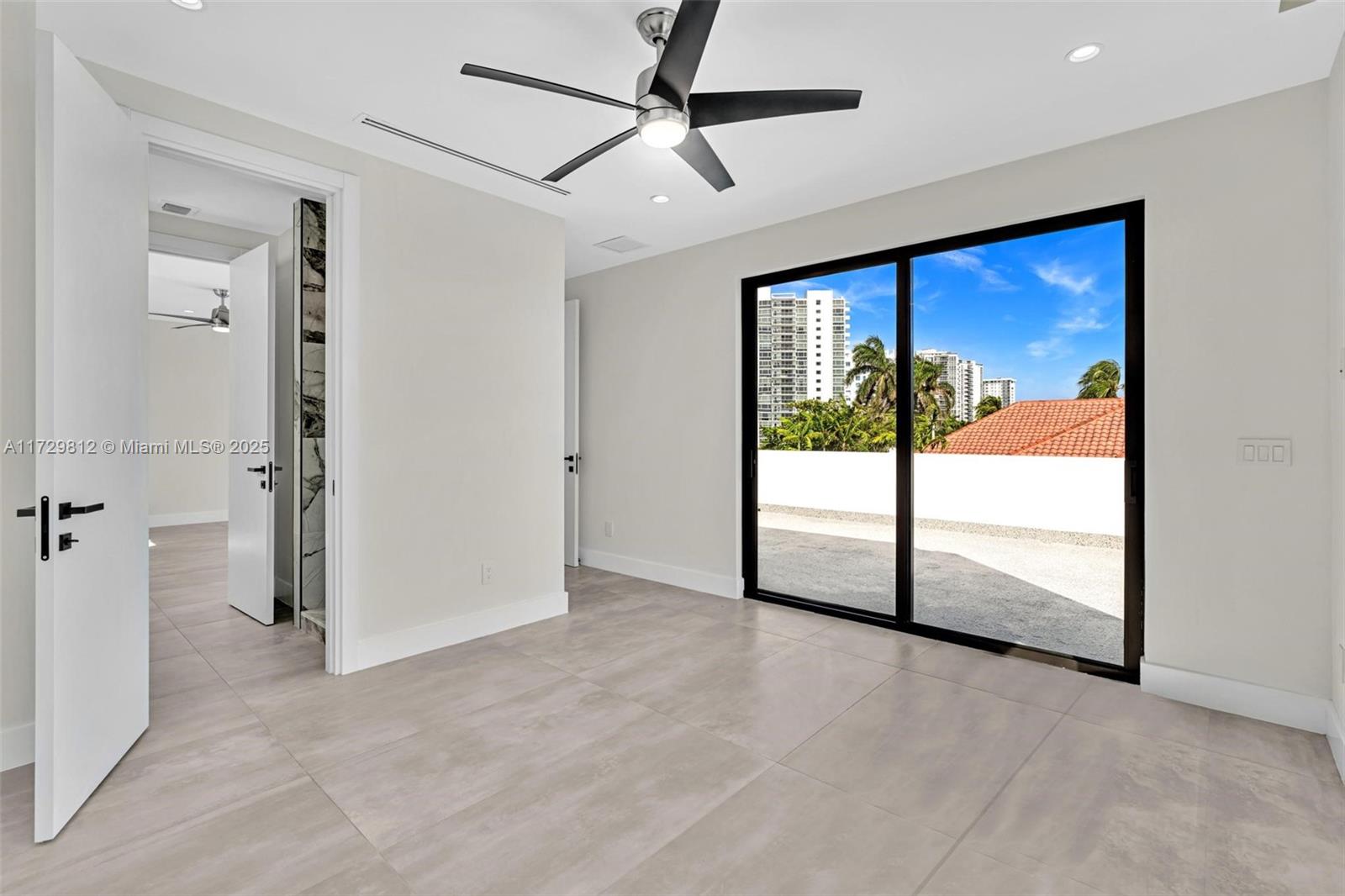 LAUDERDALE BEACH - Residential