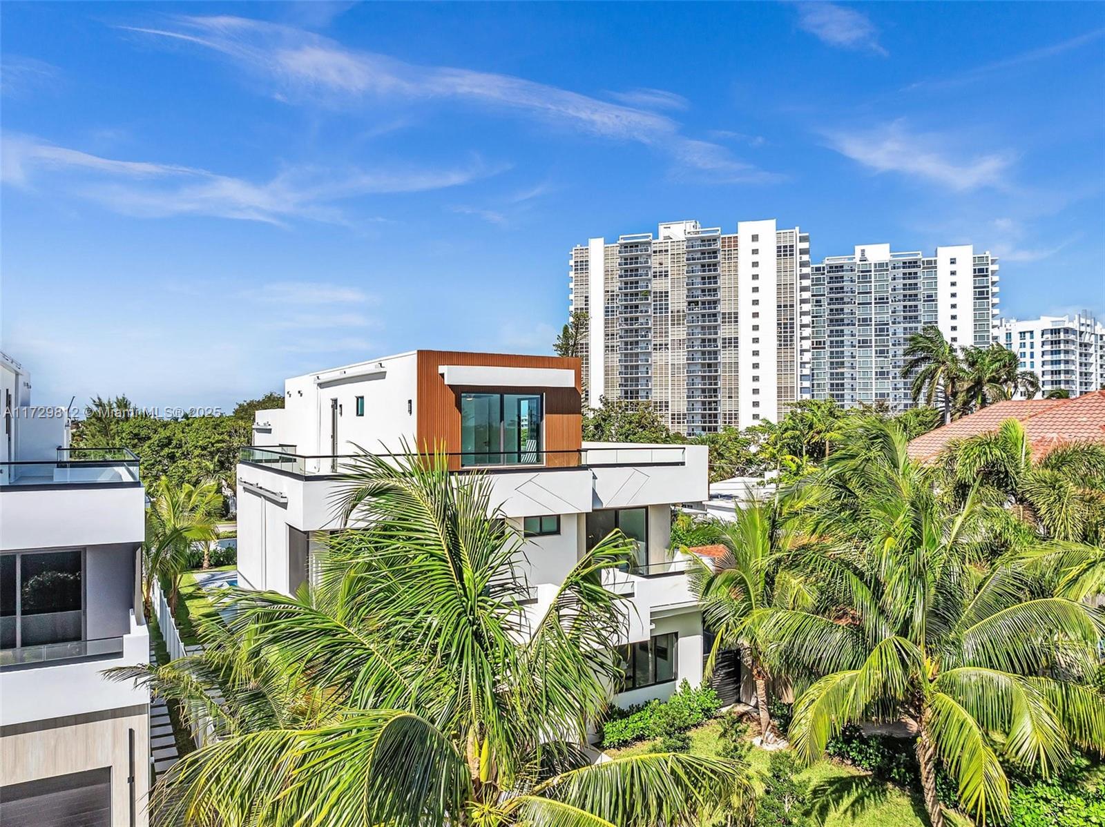 LAUDERDALE BEACH - Residential