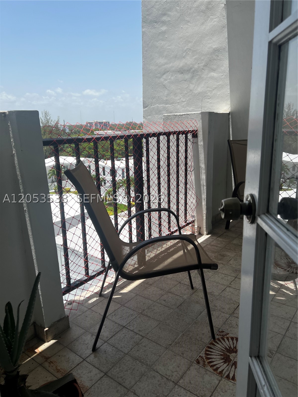COMMODORE PLAZA CONDO - Residential