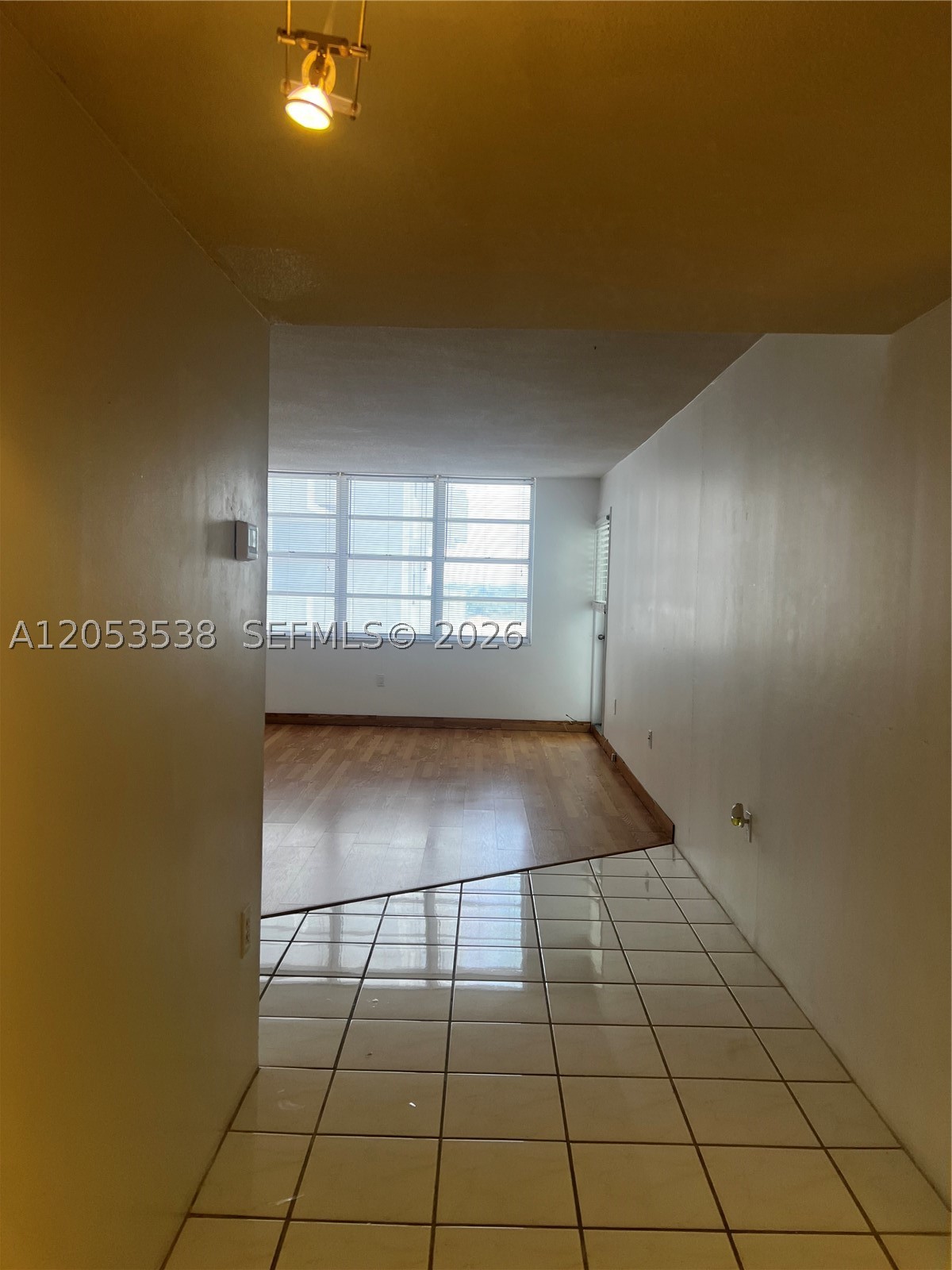 COMMODORE PLAZA CONDO - Residential