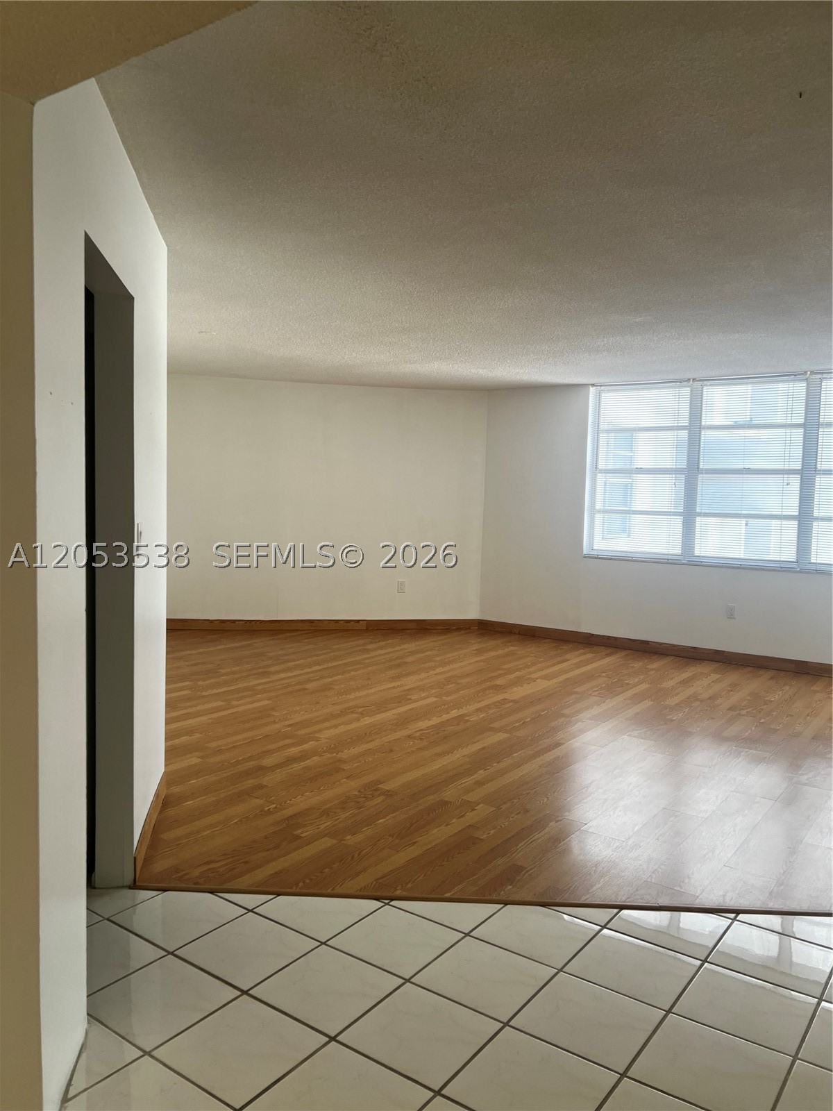 COMMODORE PLAZA CONDO - Residential