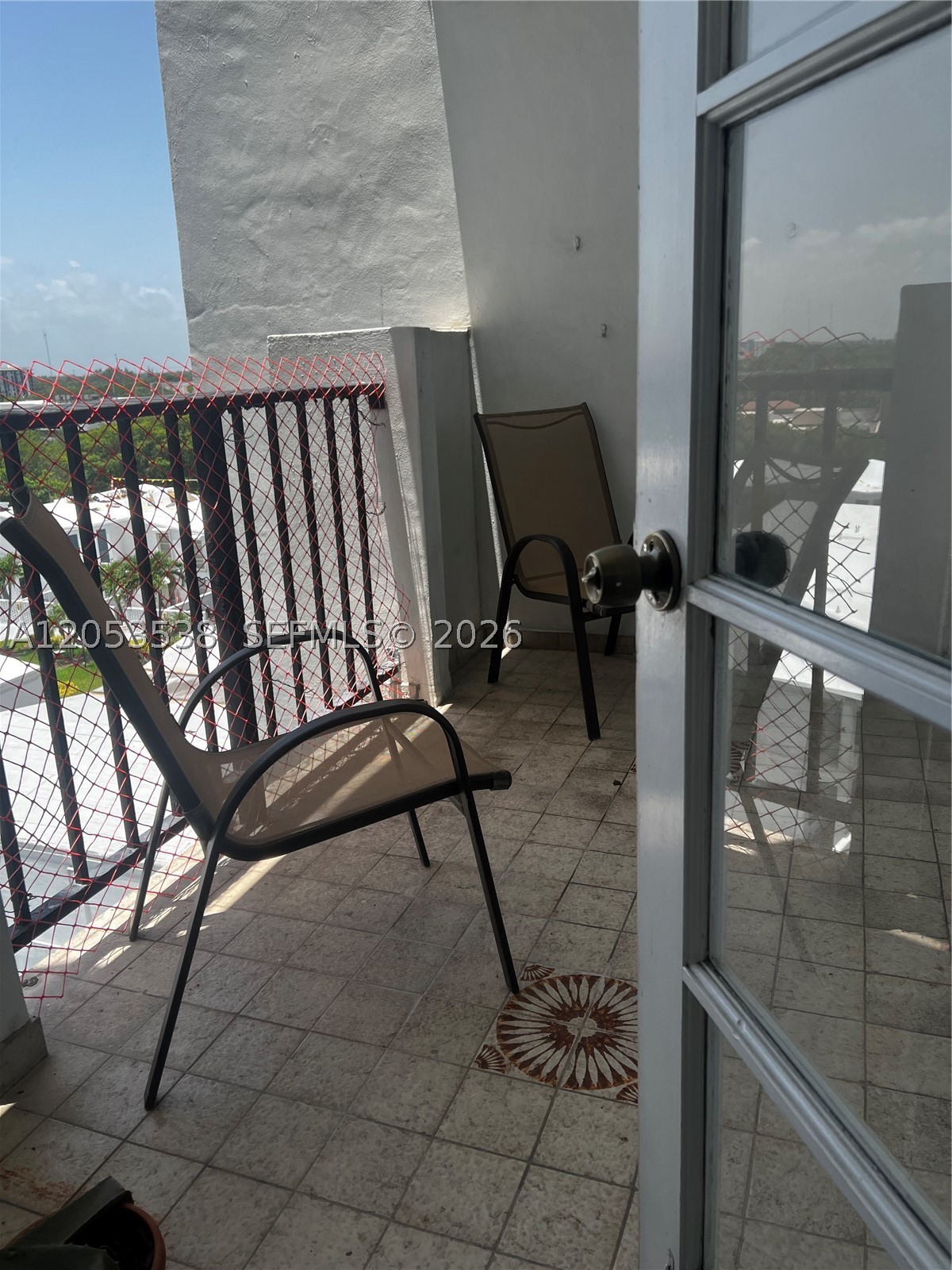 COMMODORE PLAZA CONDO - Residential