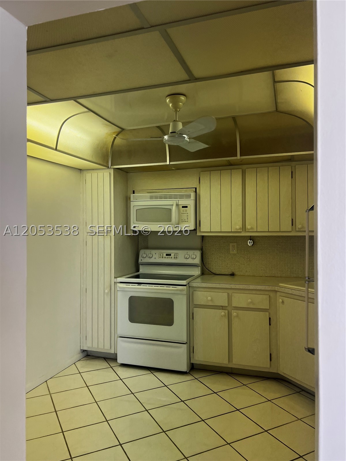 COMMODORE PLAZA CONDO - Residential