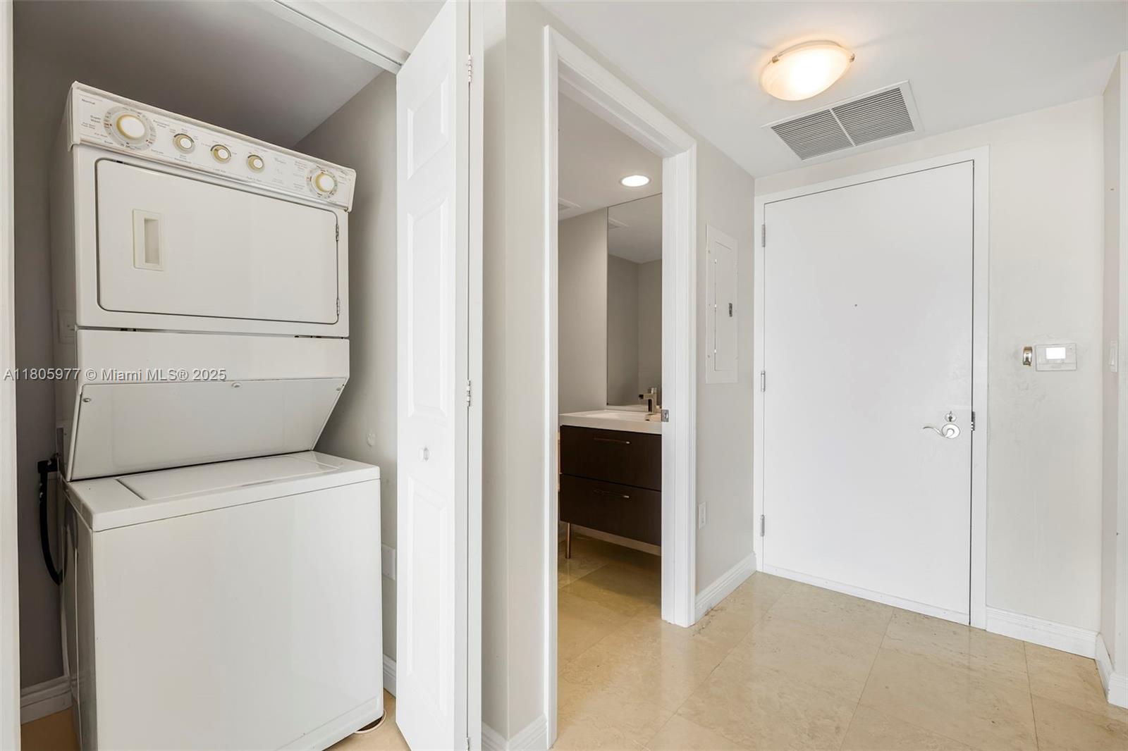 DUO CONDOMINIUM EAST - Residential