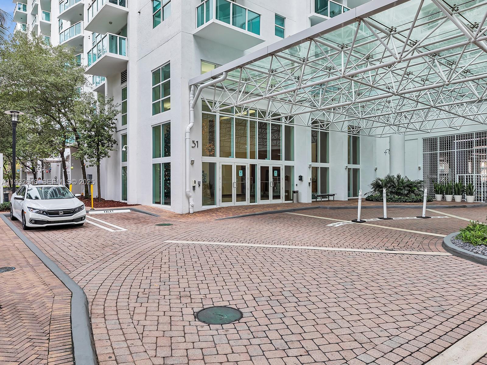 BRICKELL ON THE RIVER N T - Residential Lease