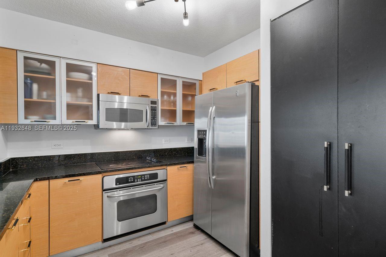 BRICKELL ON THE RIVER N T - Residential Lease