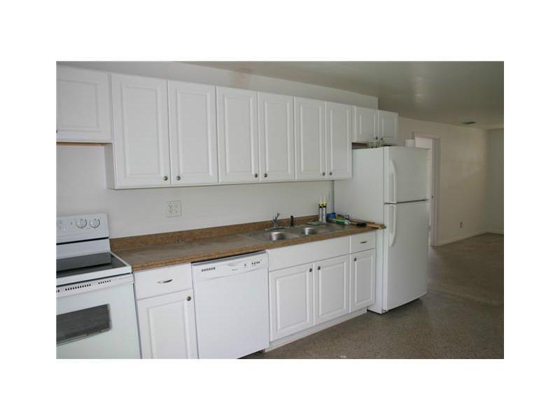 PLAYLAND ISLES 37-14 B - Residential Lease