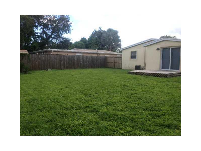 PLAYLAND ISLES 37-14 B - Residential Lease