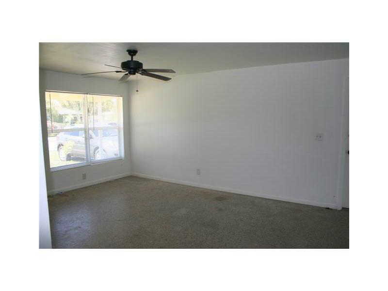 PLAYLAND ISLES 37-14 B - Residential Lease