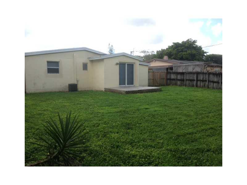 PLAYLAND ISLES 37-14 B - Residential Lease