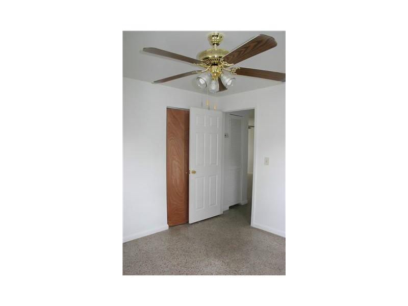 PLAYLAND ISLES 37-14 B - Residential Lease