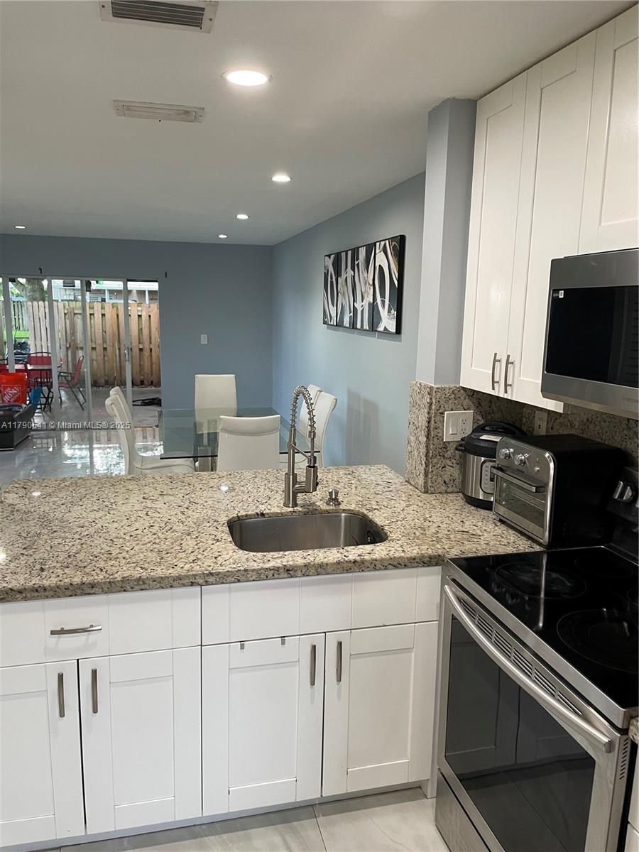 WEITZER SERENA LAKES TOWN - Residential Lease