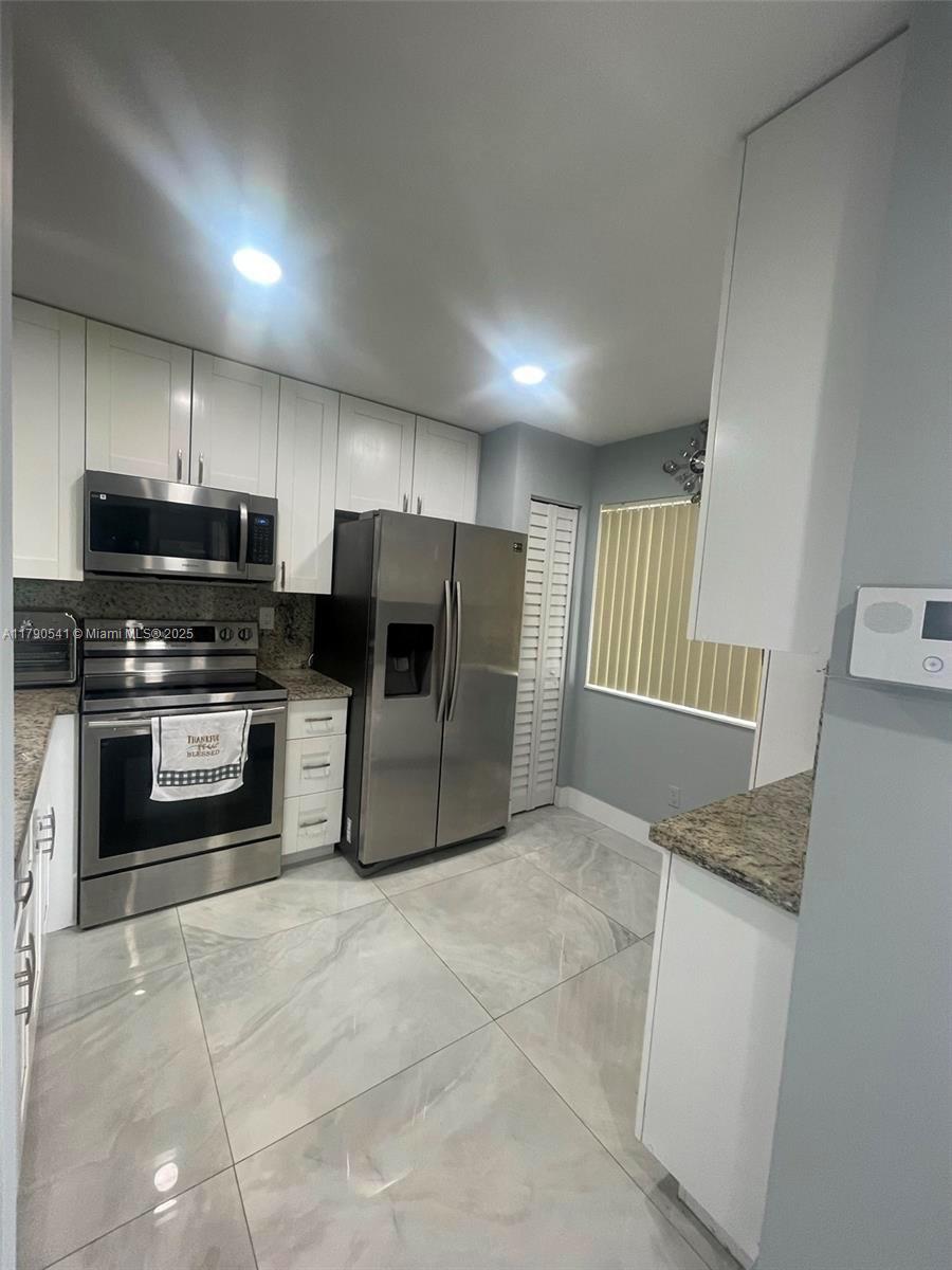 WEITZER SERENA LAKES TOWN - Residential Lease