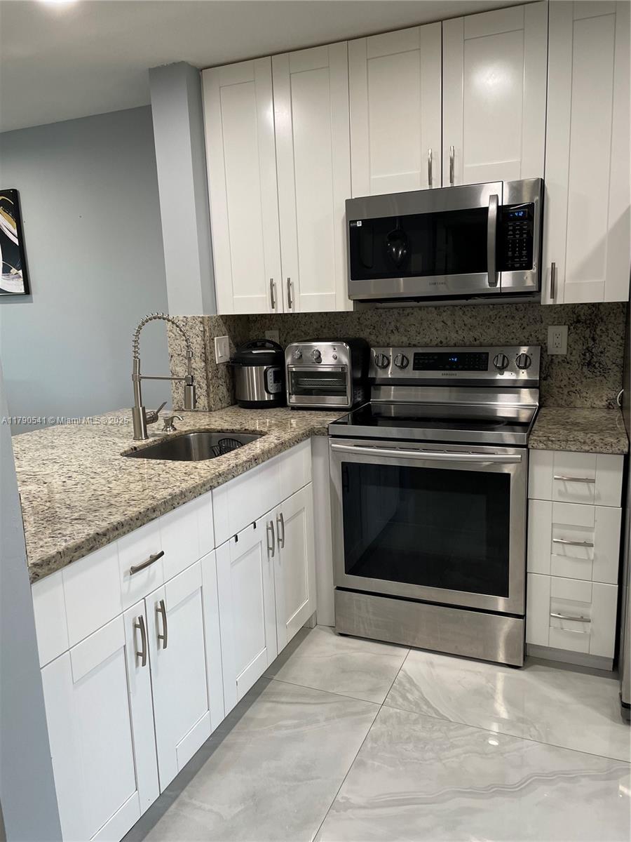 WEITZER SERENA LAKES TOWN - Residential Lease
