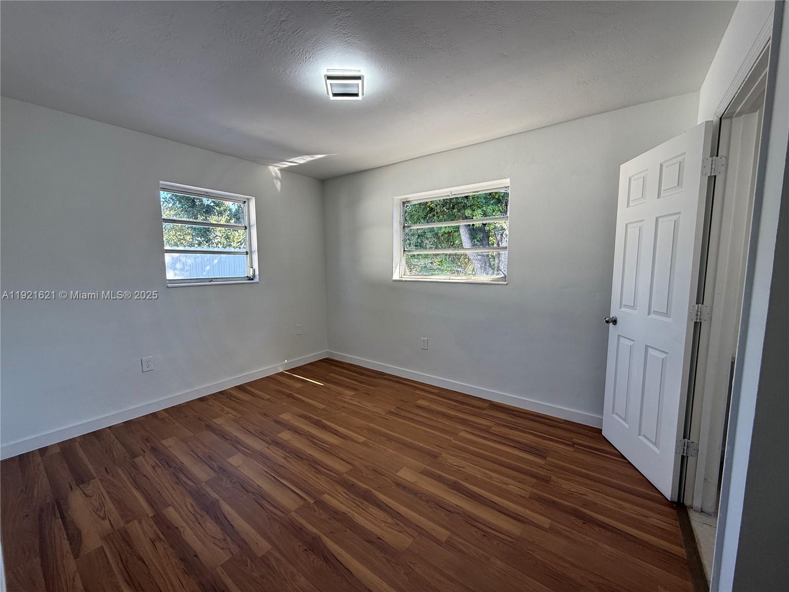 DRIFTWOOD PLAZA NO 3 - Residential Lease