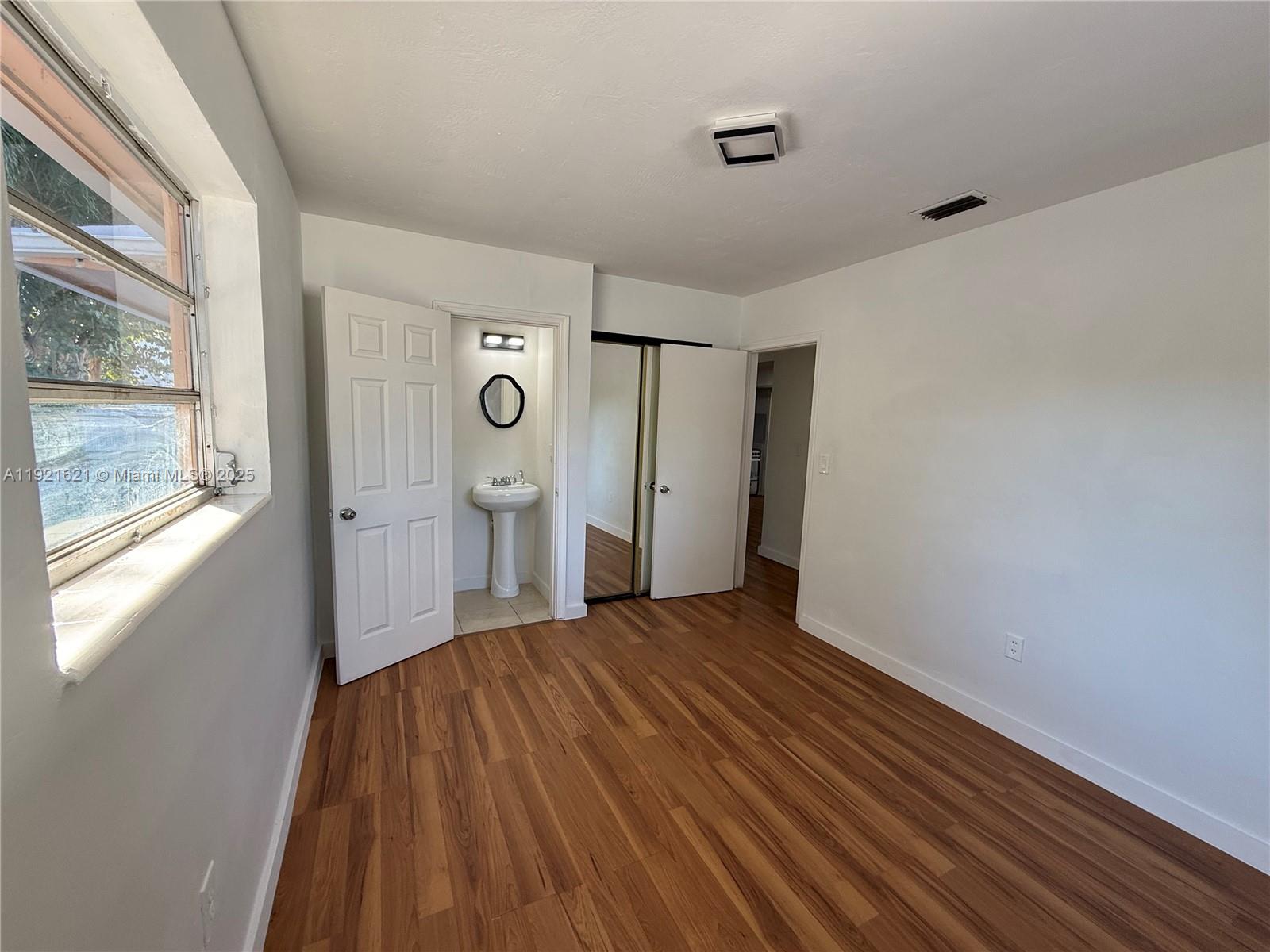 DRIFTWOOD PLAZA NO 3 - Residential Lease