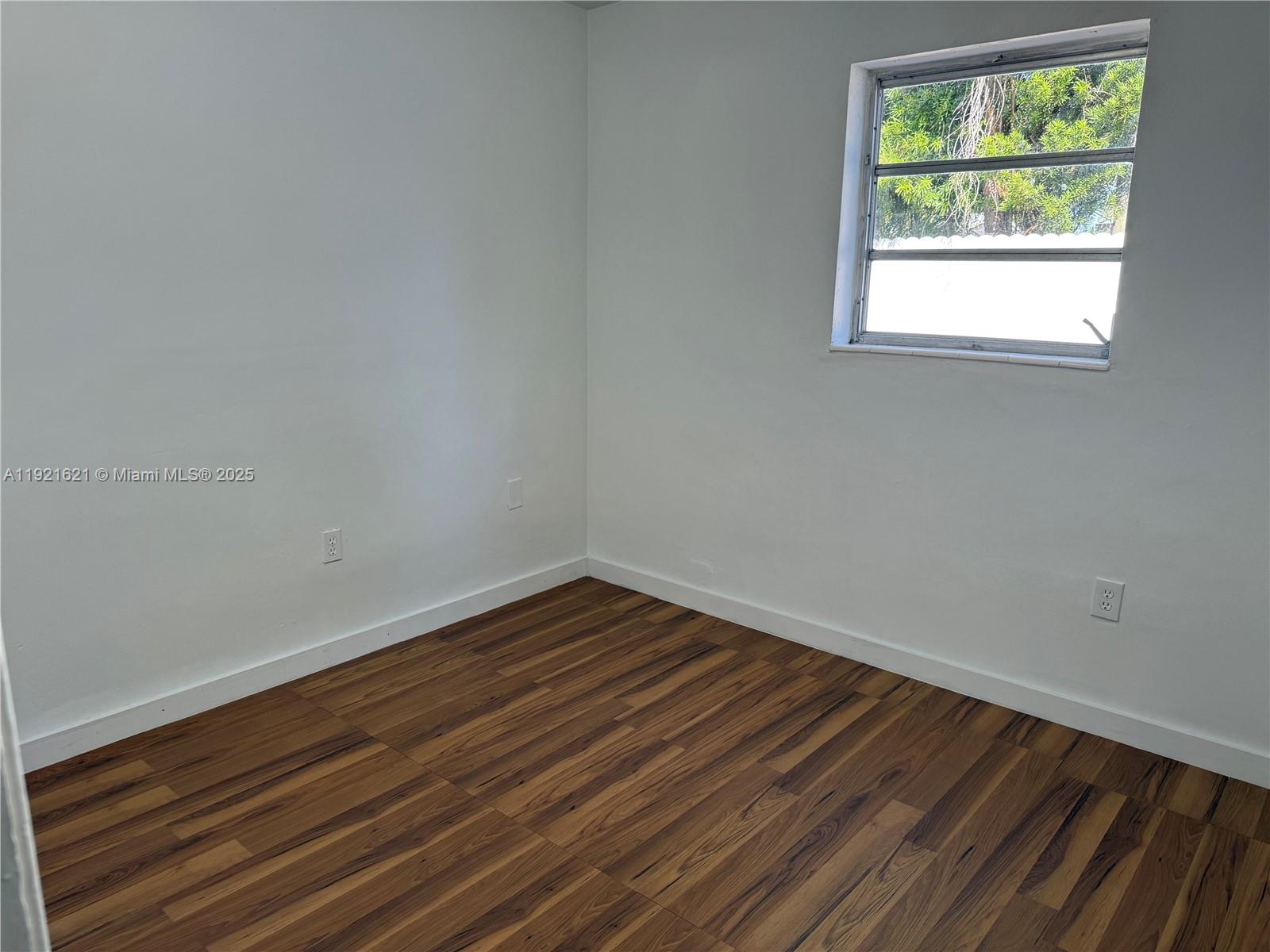 DRIFTWOOD PLAZA NO 3 - Residential Lease