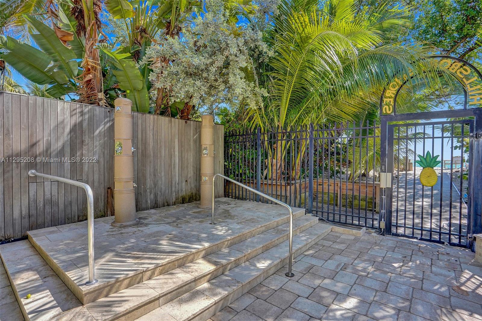 HILLSBORO SHORES SEC A - Residential