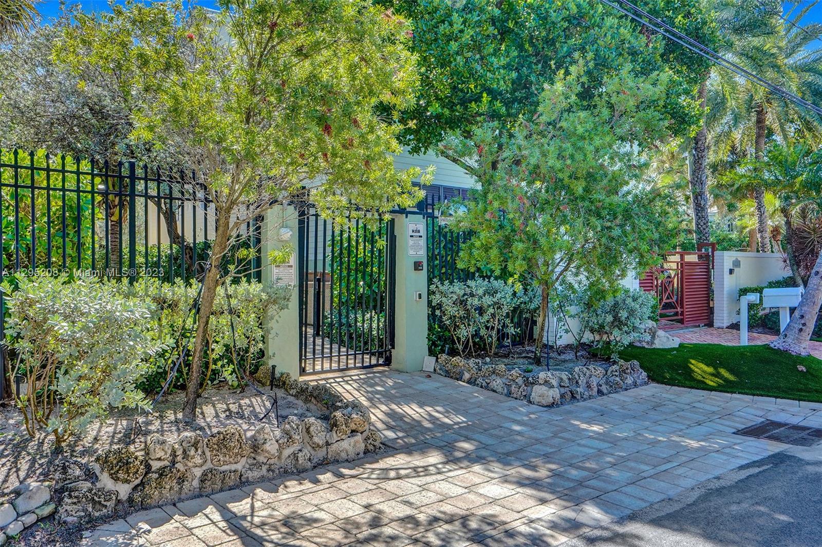 HILLSBORO SHORES SEC A - Residential