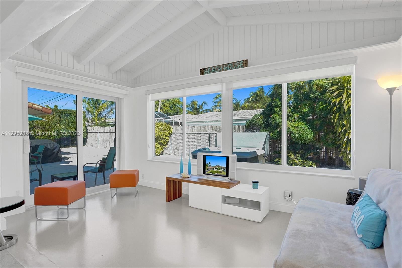 HILLSBORO SHORES SEC A - Residential