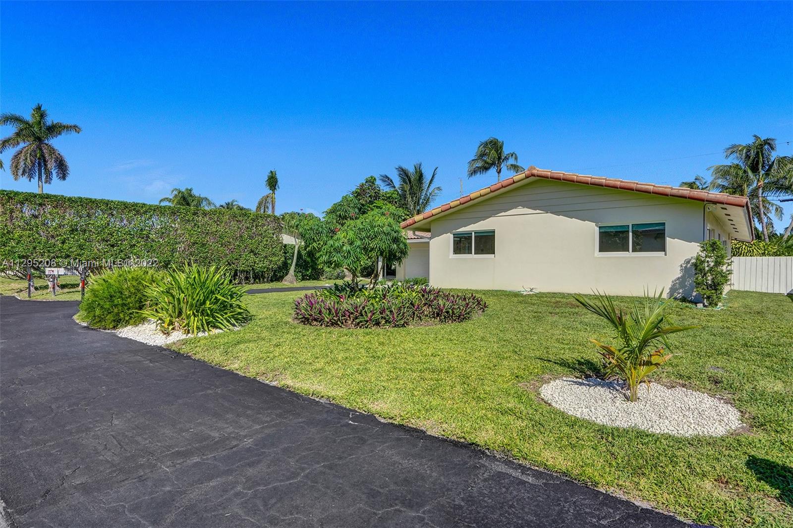HILLSBORO SHORES SEC A - Residential