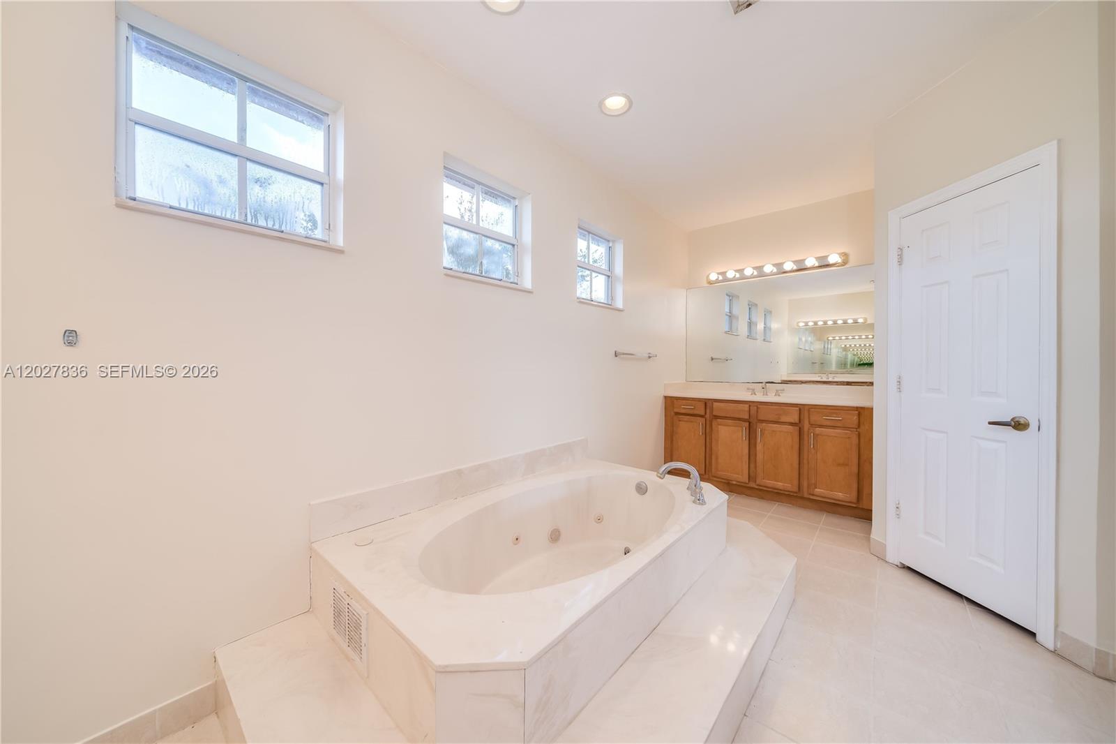 RESERVE AT HUNTINGTON 174 - Residential Lease