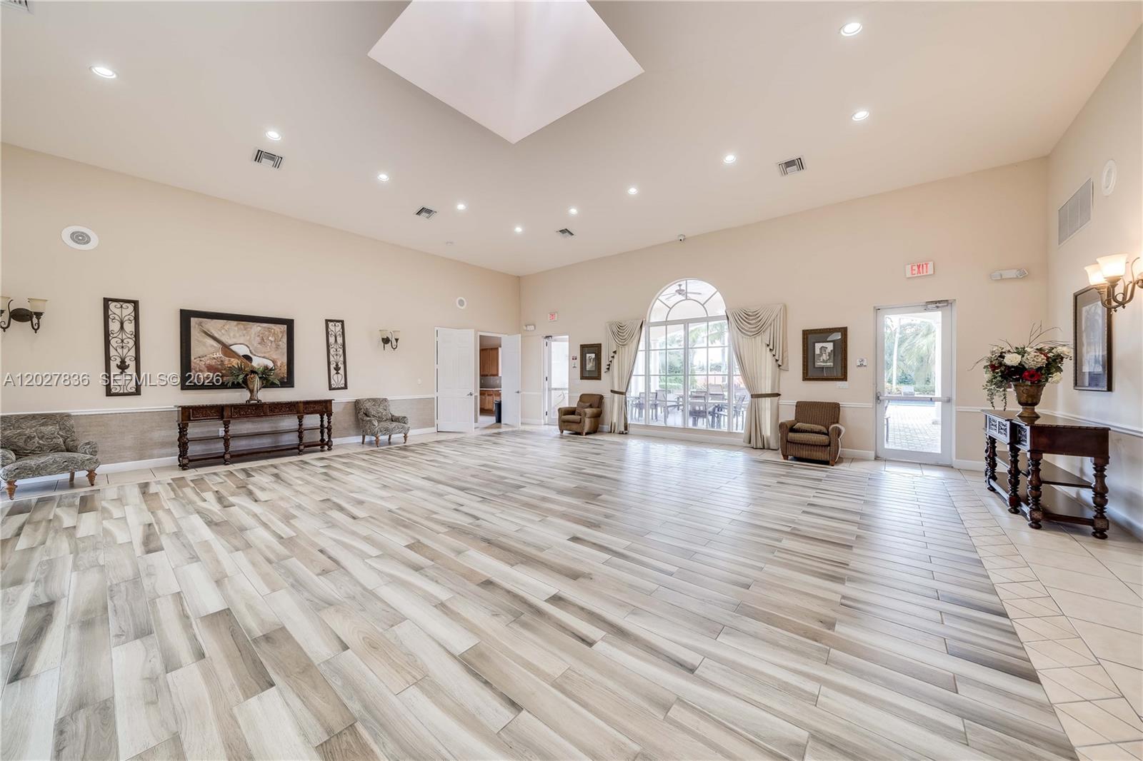 RESERVE AT HUNTINGTON 174 - Residential Lease