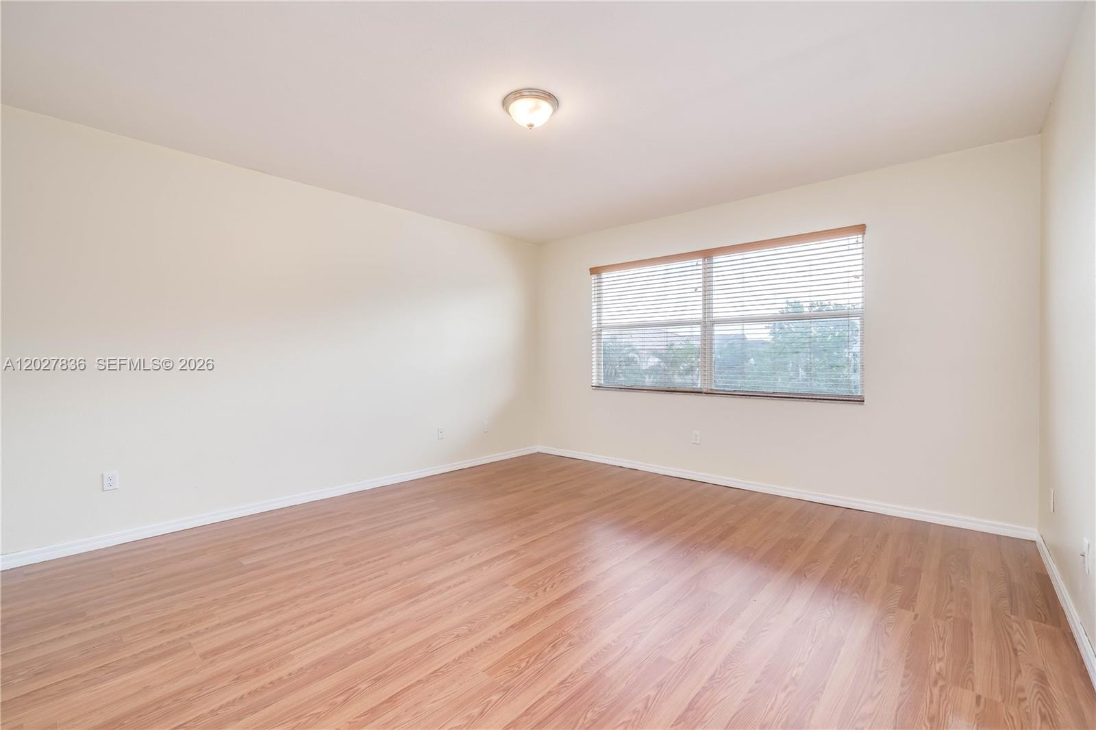 RESERVE AT HUNTINGTON 174 - Residential Lease