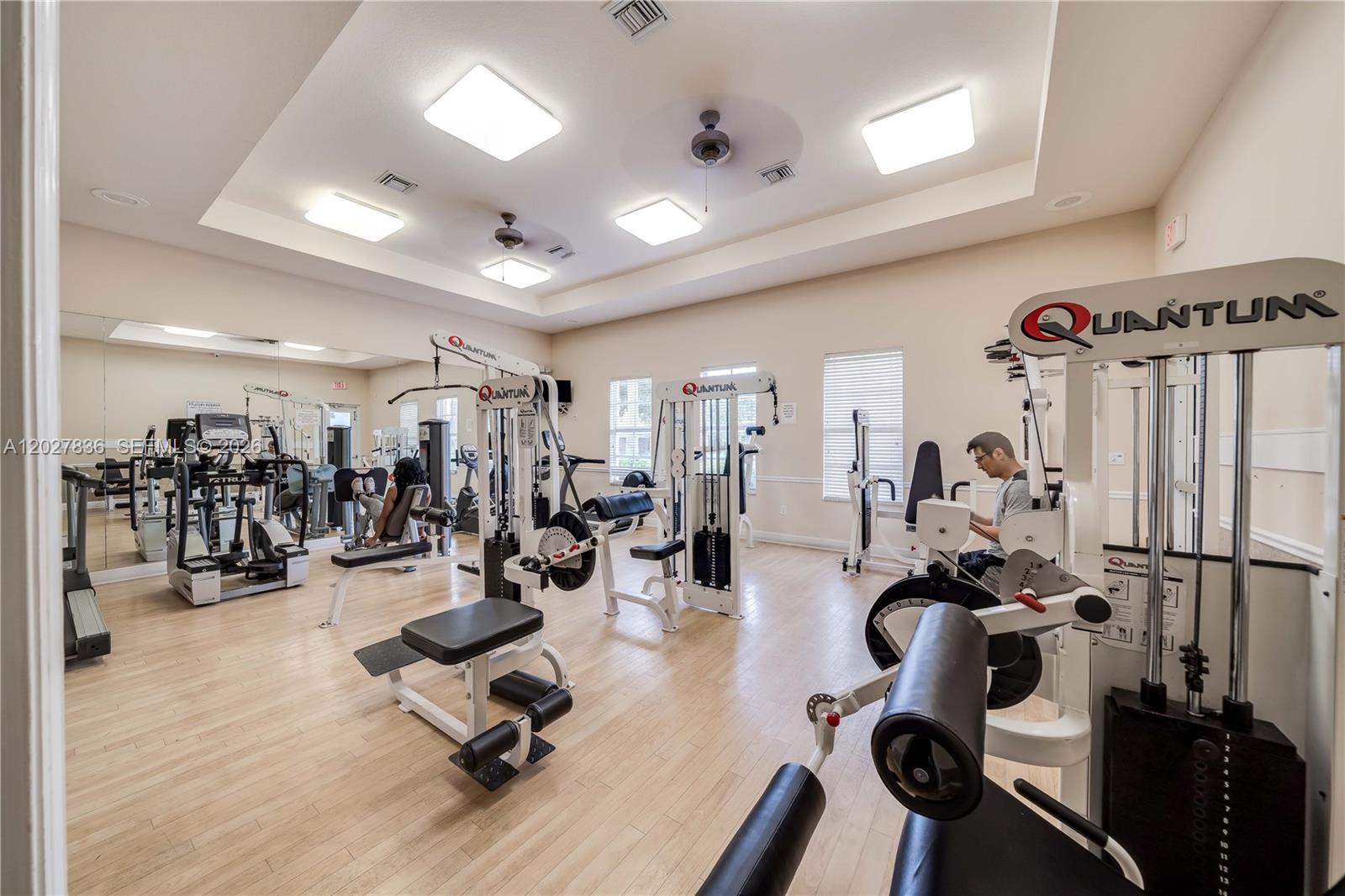 RESERVE AT HUNTINGTON 174 - Residential Lease