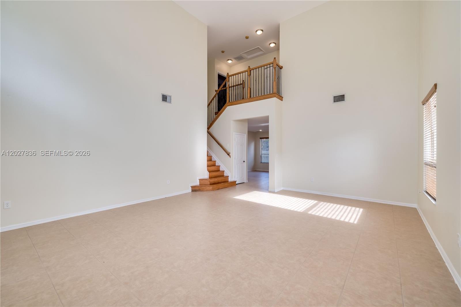 RESERVE AT HUNTINGTON 174 - Residential Lease
