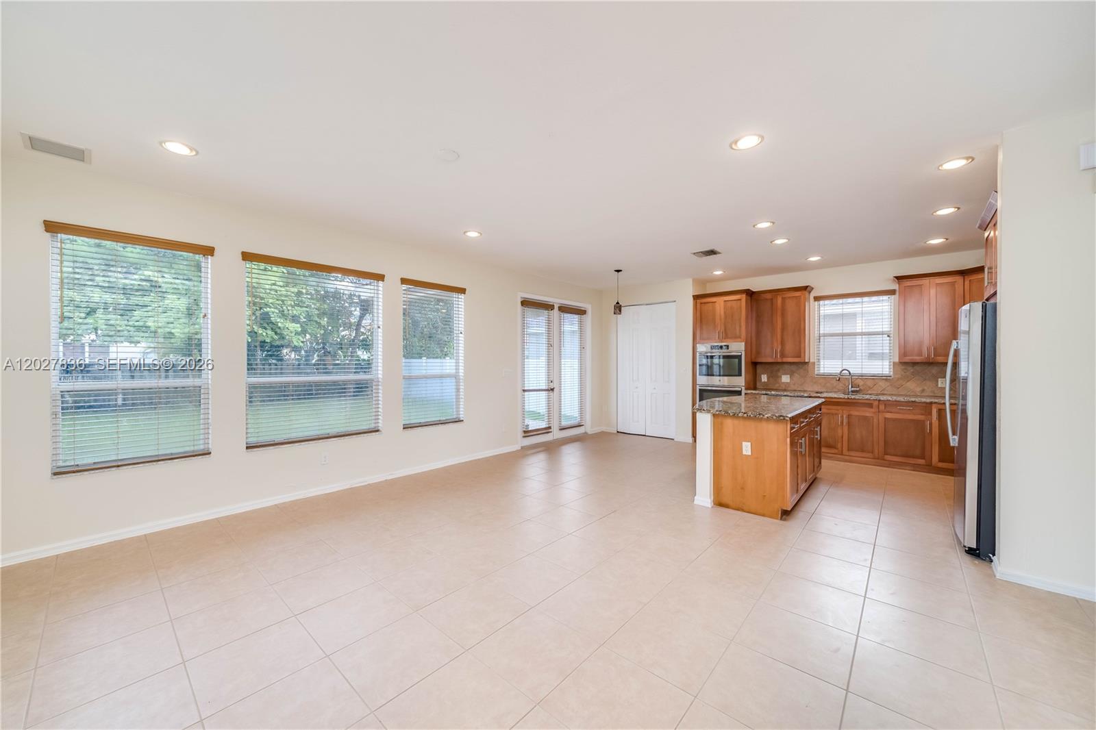 RESERVE AT HUNTINGTON 174 - Residential Lease