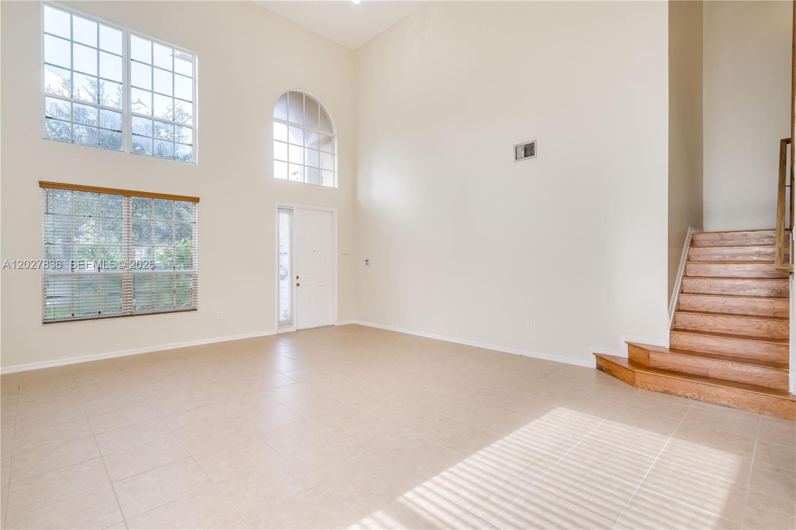 RESERVE AT HUNTINGTON 174 - Residential Lease