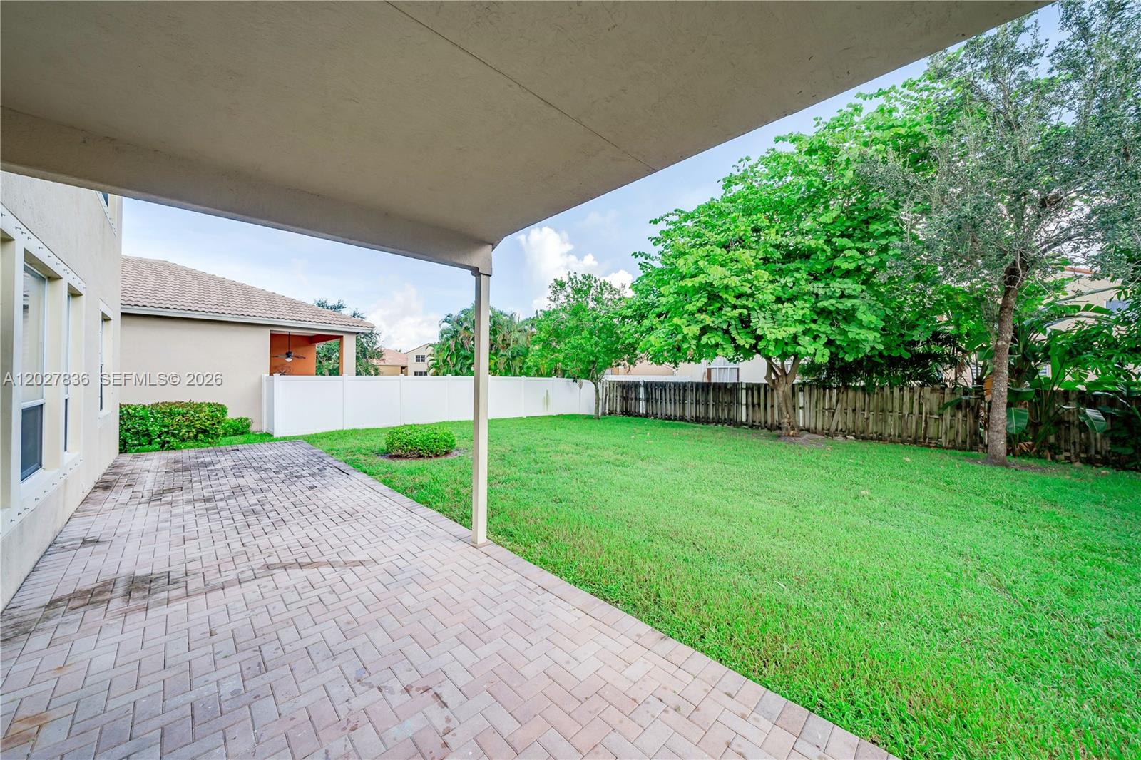 RESERVE AT HUNTINGTON 174 - Residential Lease