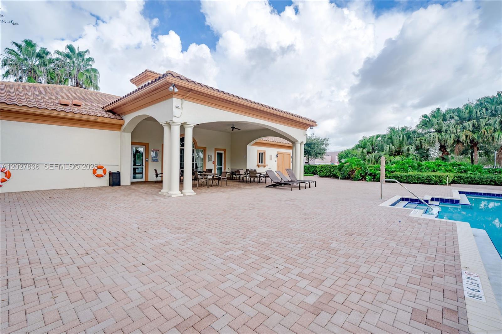 RESERVE AT HUNTINGTON 174 - Residential Lease