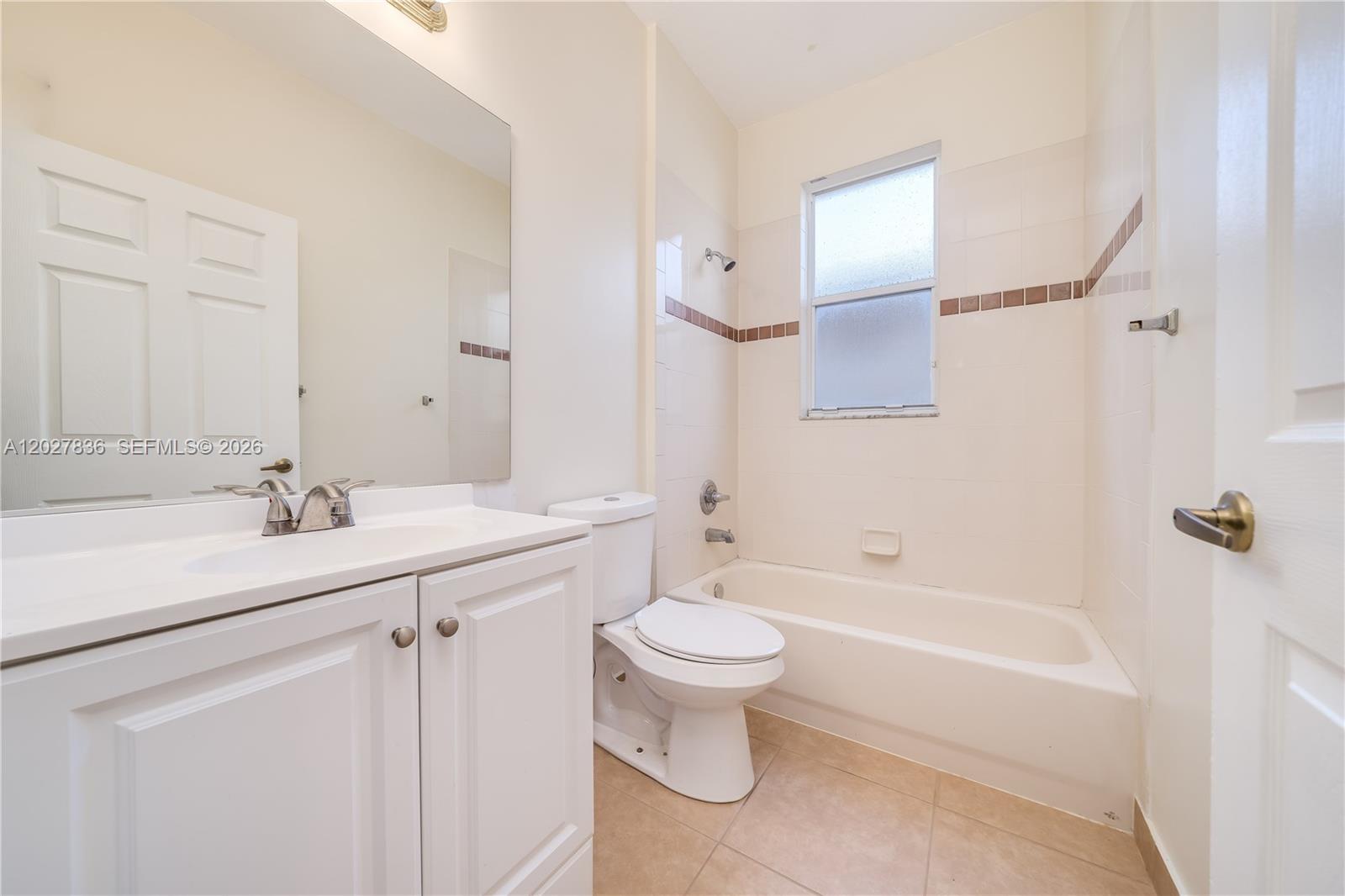 RESERVE AT HUNTINGTON 174 - Residential Lease