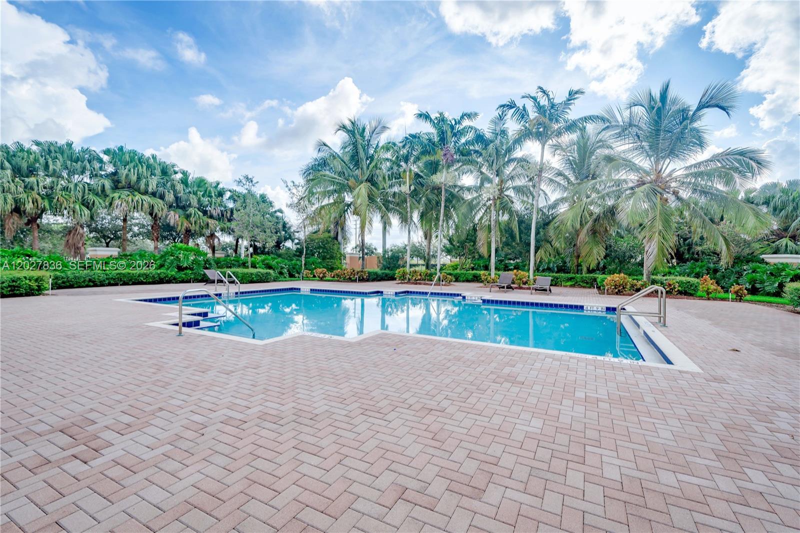 RESERVE AT HUNTINGTON 174 - Residential Lease