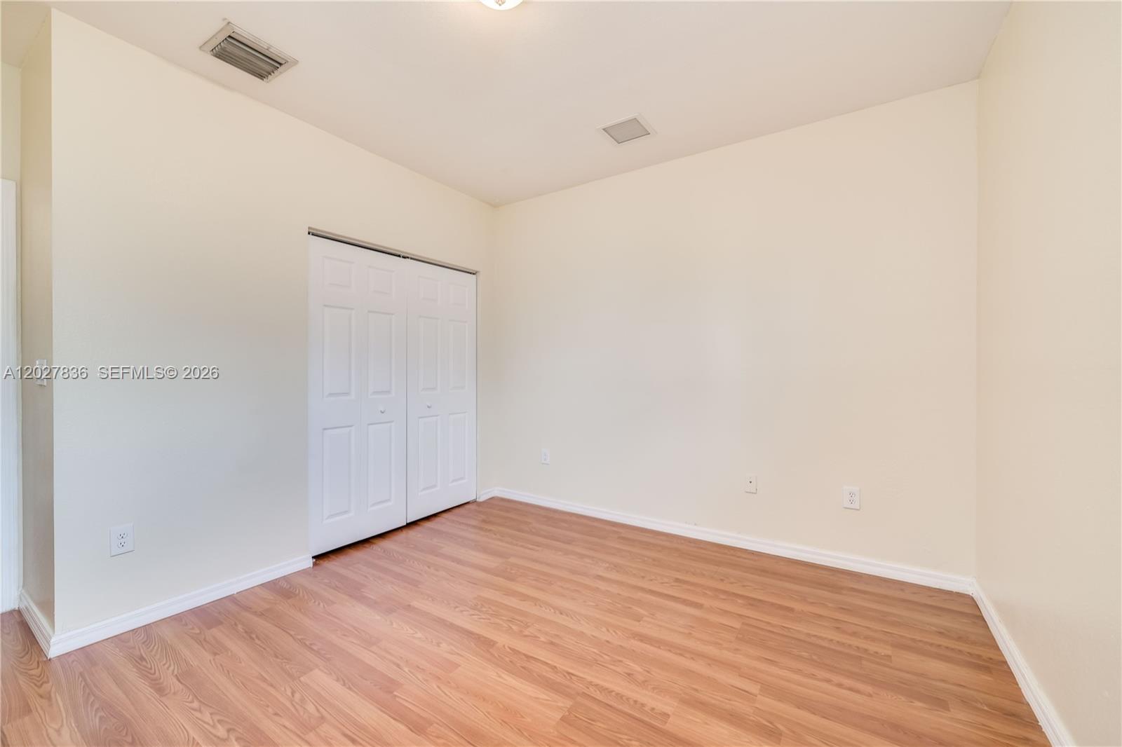 RESERVE AT HUNTINGTON 174 - Residential Lease