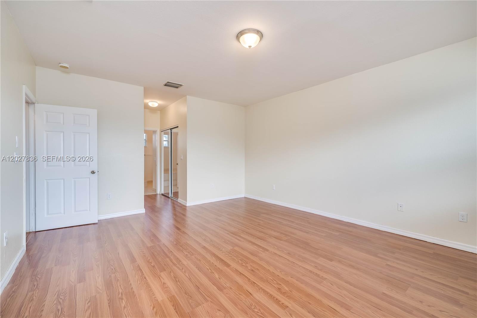 RESERVE AT HUNTINGTON 174 - Residential Lease