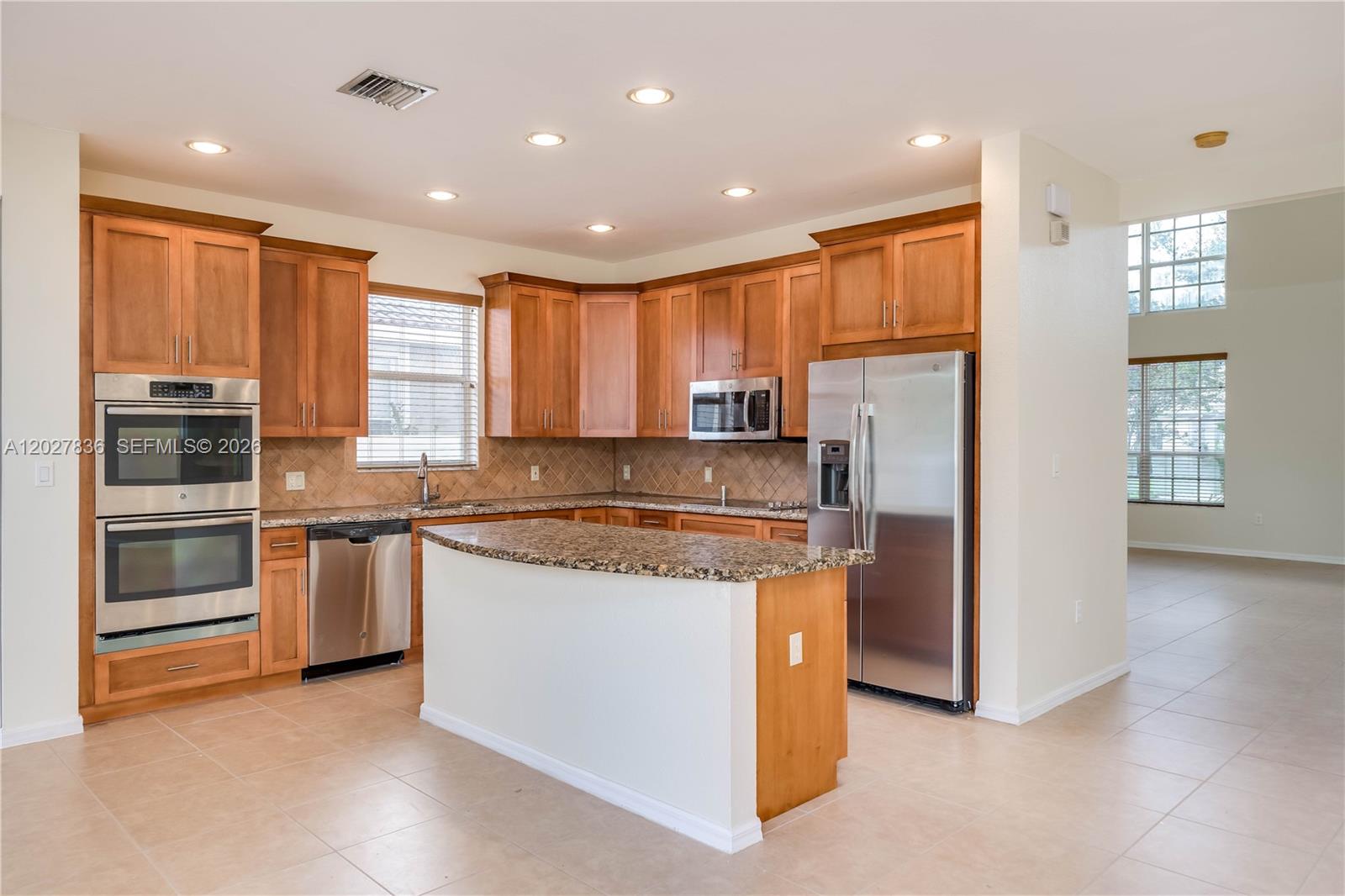 RESERVE AT HUNTINGTON 174 - Residential Lease