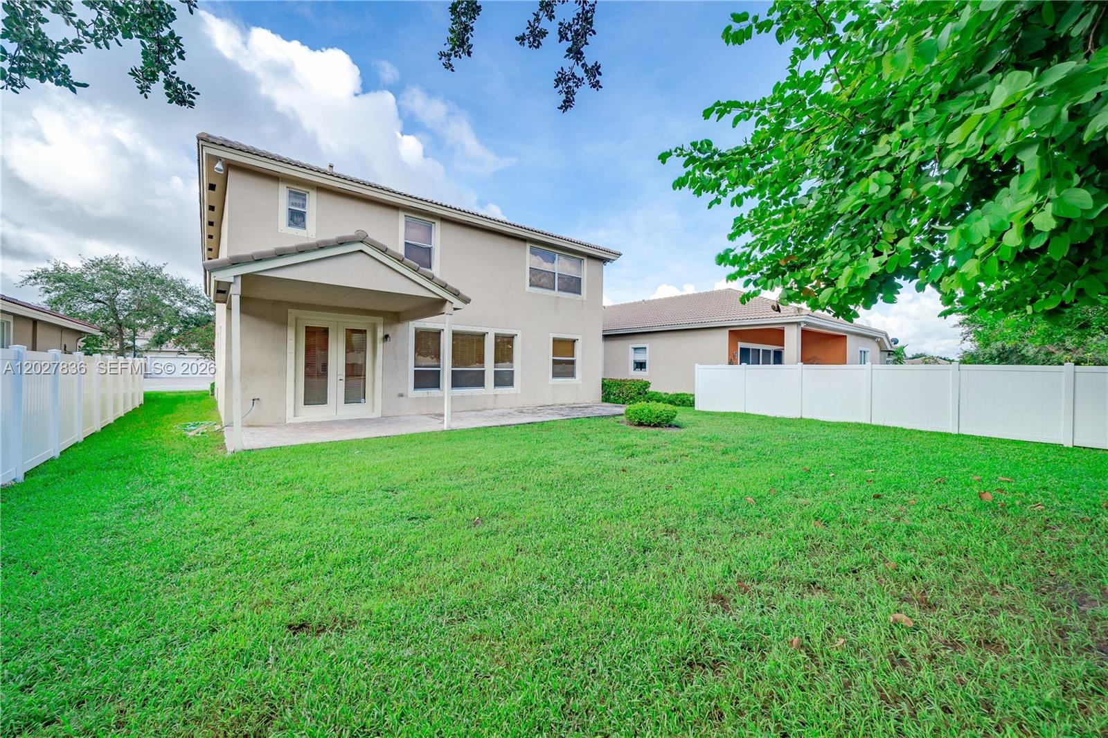 RESERVE AT HUNTINGTON 174 - Residential Lease