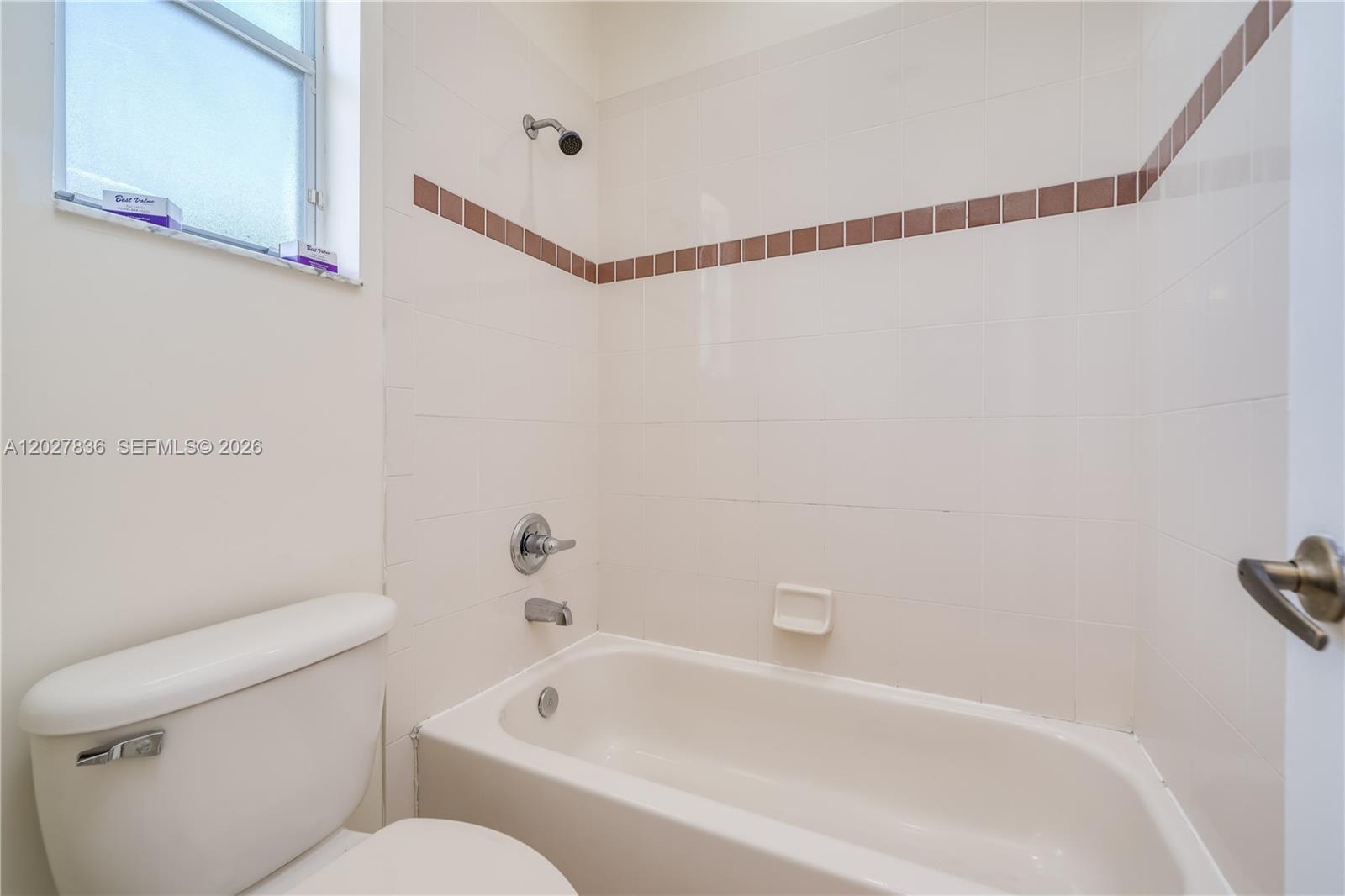 RESERVE AT HUNTINGTON 174 - Residential Lease