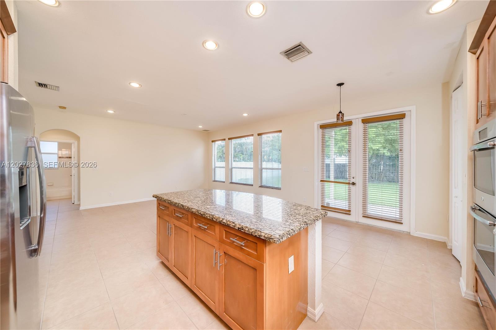 RESERVE AT HUNTINGTON 174 - Residential Lease
