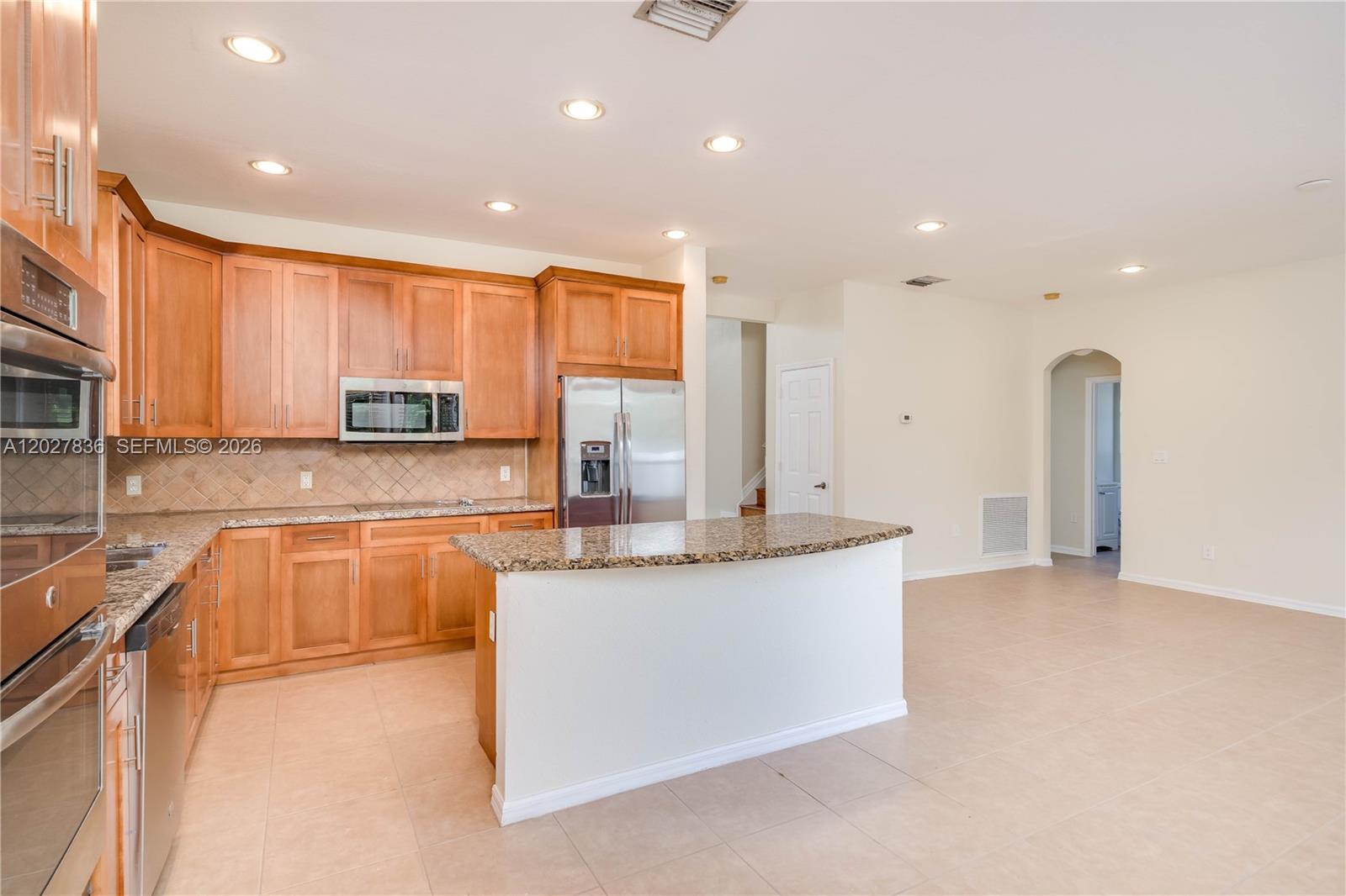 RESERVE AT HUNTINGTON 174 - Residential Lease