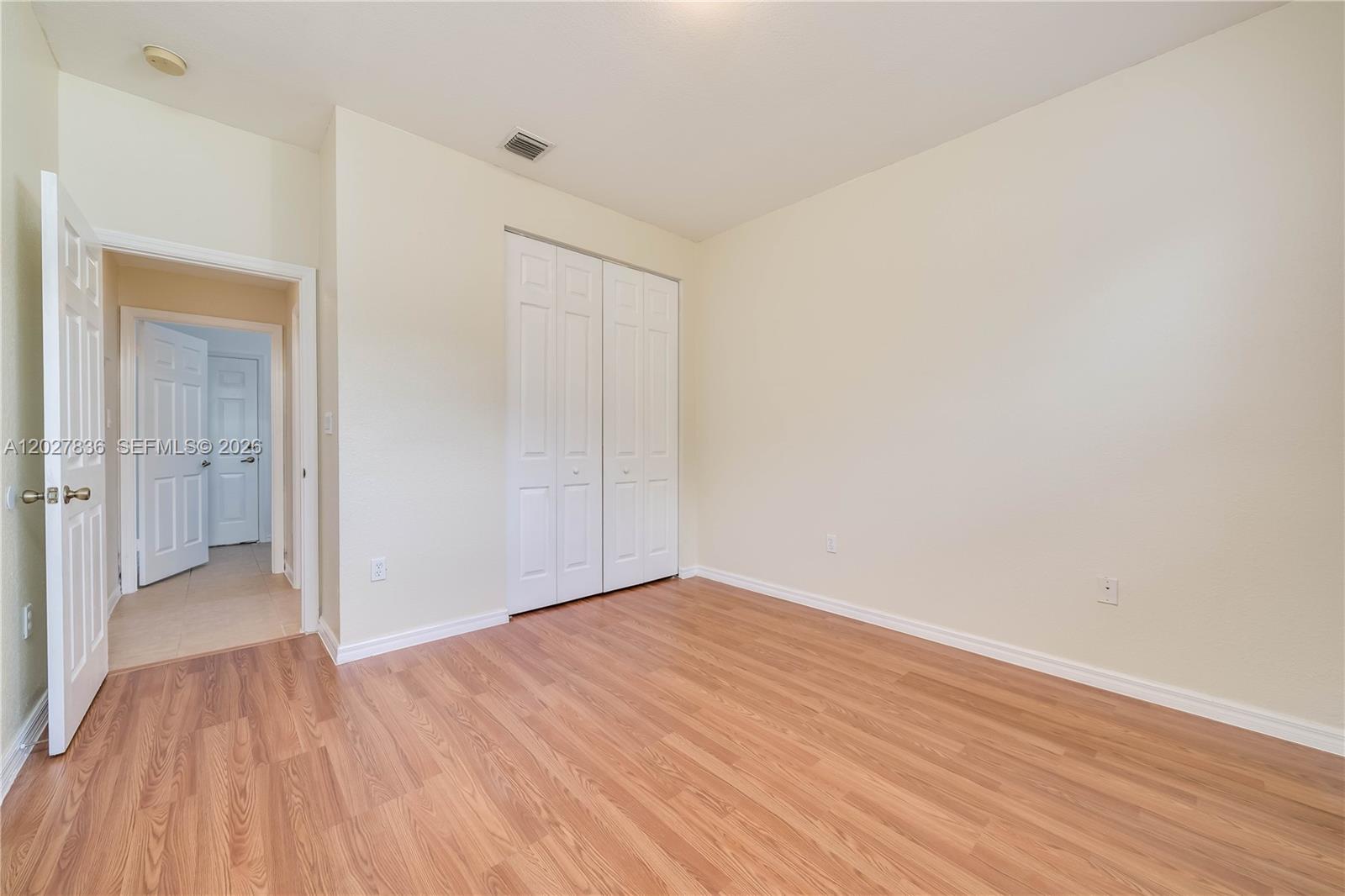 RESERVE AT HUNTINGTON 174 - Residential Lease