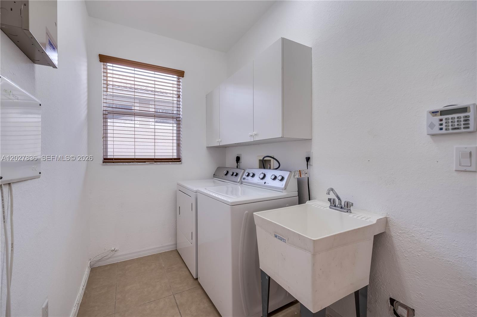 RESERVE AT HUNTINGTON 174 - Residential Lease