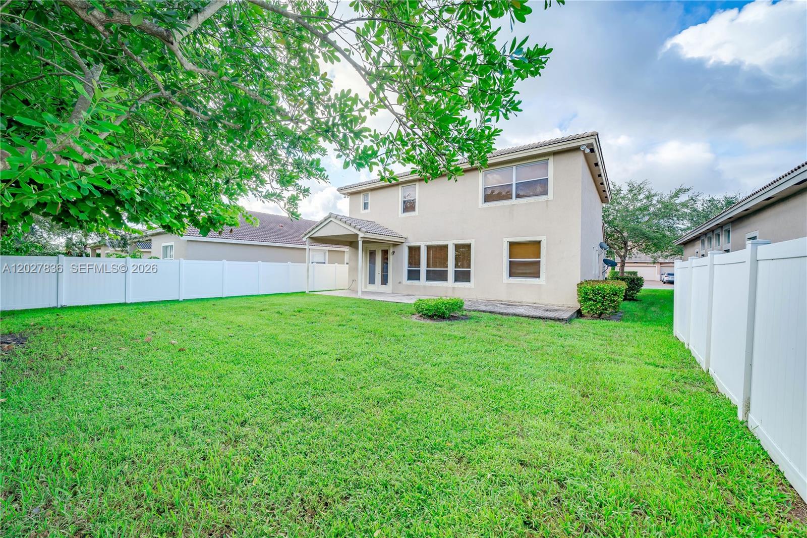 RESERVE AT HUNTINGTON 174 - Residential Lease