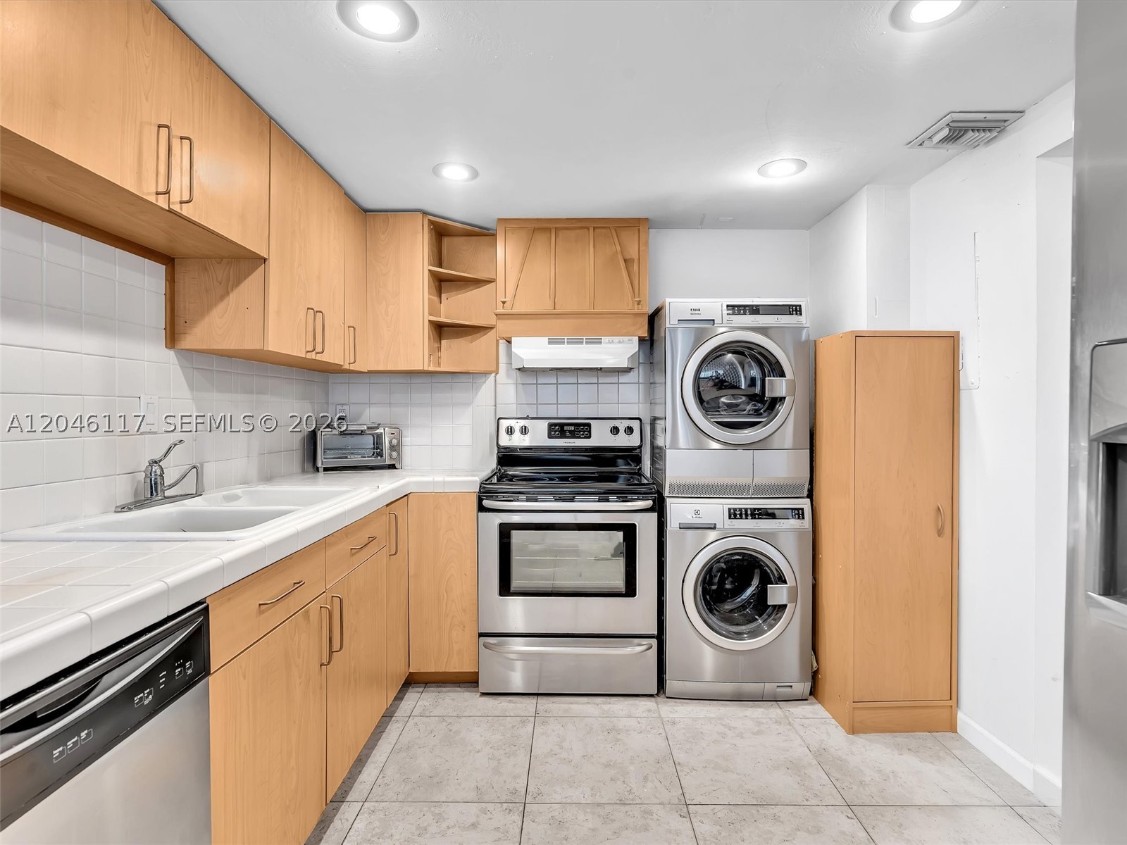 BRICKELL PLACE CONDO - Residential