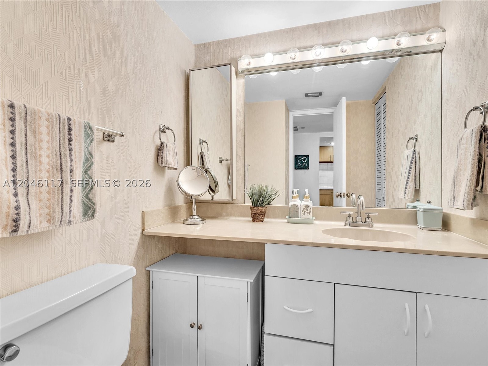 BRICKELL PLACE CONDO - Residential
