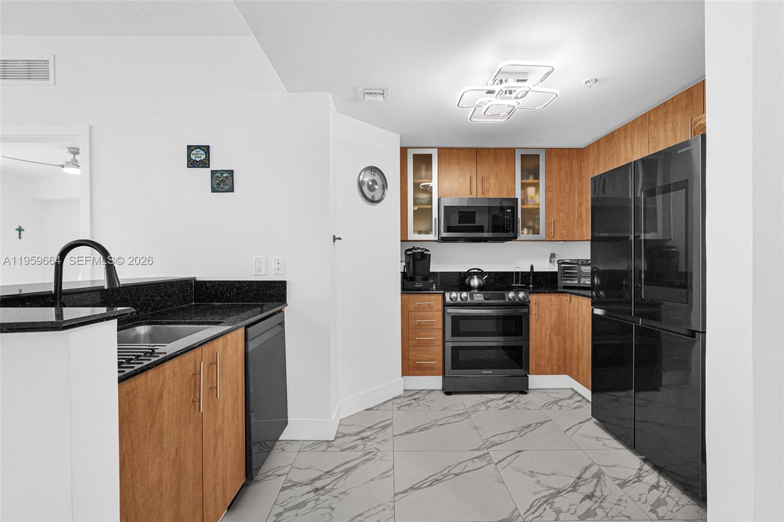 360 CONDO B - Residential