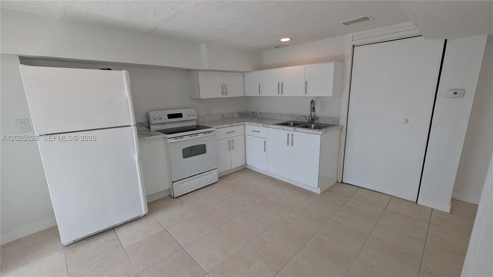 ATLANTIC SHORES DIXIE HIG - Residential Lease